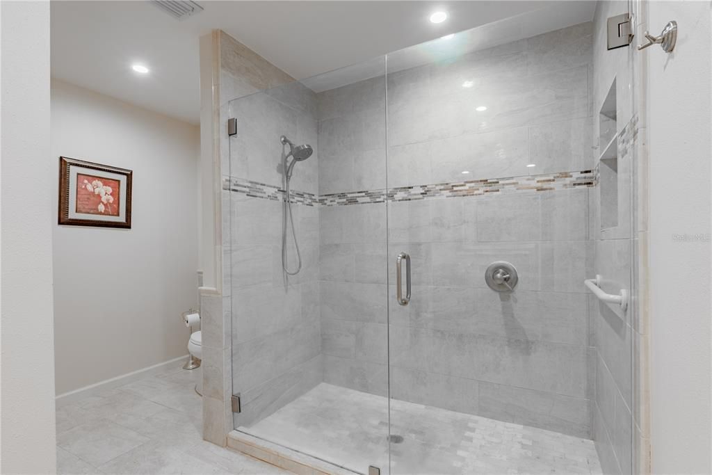 待售: $459,900 (2 贝兹, 2 浴室, 1798 平方英尺)