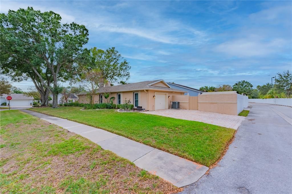 待售: $459,900 (2 贝兹, 2 浴室, 1798 平方英尺)