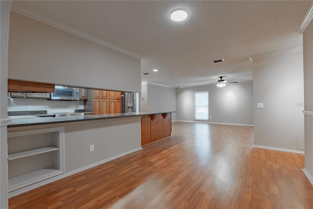 待售: $459,900 (2 贝兹, 2 浴室, 1798 平方英尺)