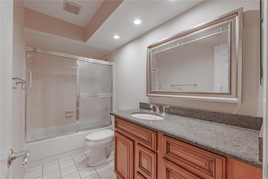 待售: $459,900 (2 贝兹, 2 浴室, 1798 平方英尺)