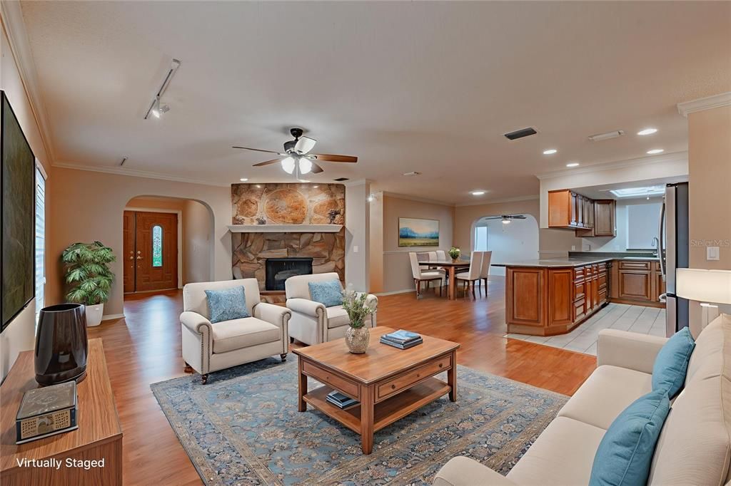 待售: $459,900 (2 贝兹, 2 浴室, 1798 平方英尺)