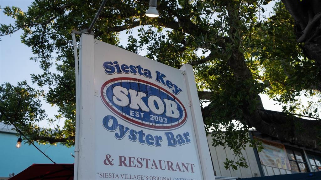 For Sale: $850,000 (4 beds, 0 baths, 1628 Square Feet)