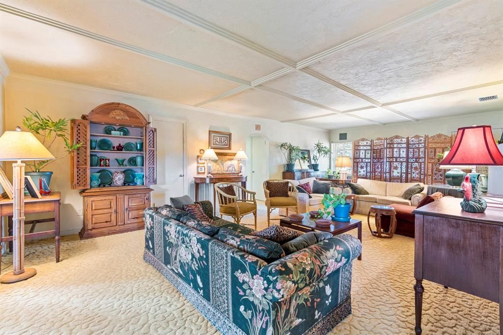 For Sale: $649,900 (4 beds, 2 baths, 1804 Square Feet)