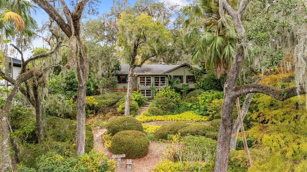 For Sale: $649,900 (4 beds, 2 baths, 1804 Square Feet)