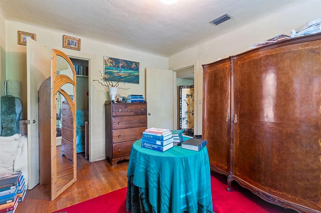 For Sale: $649,900 (4 beds, 2 baths, 1804 Square Feet)