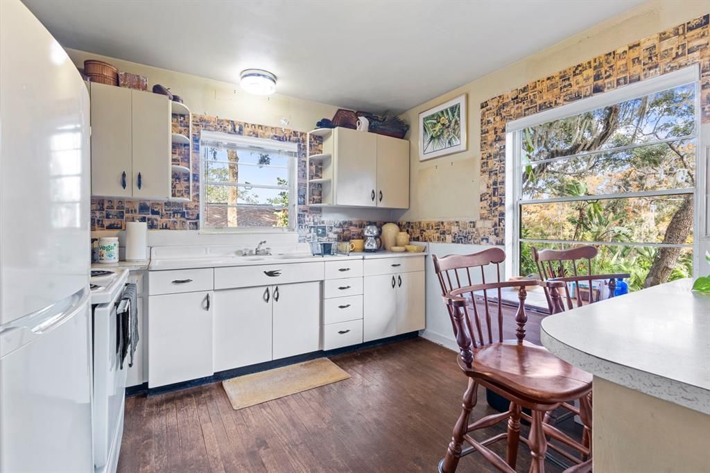 For Sale: $649,900 (4 beds, 2 baths, 1804 Square Feet)