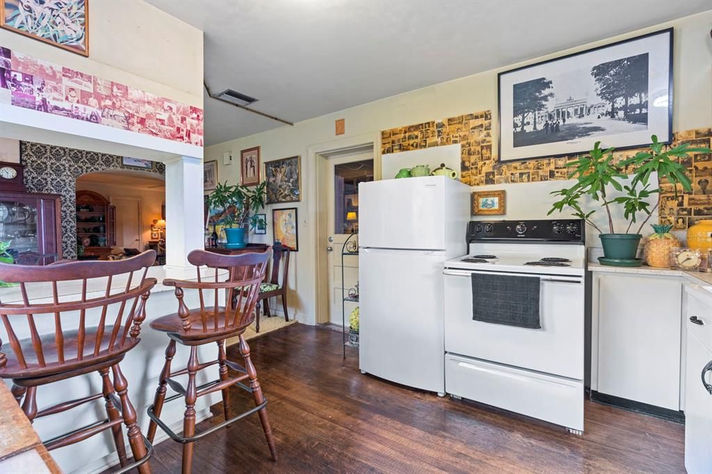 For Sale: $649,900 (4 beds, 2 baths, 1804 Square Feet)