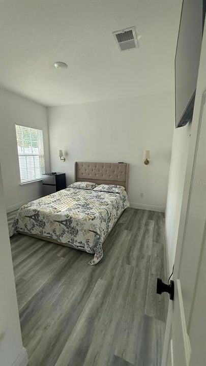 待售: $320,000 (4 贝兹, 2 浴室, 1622 平方英尺)