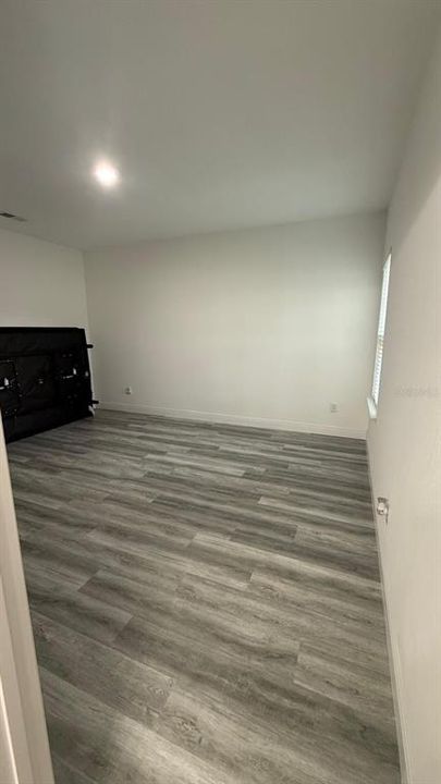 待售: $320,000 (4 贝兹, 2 浴室, 1622 平方英尺)