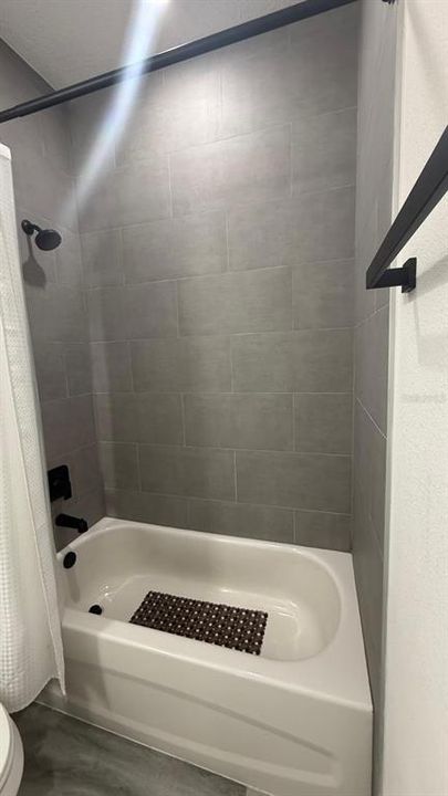 待售: $320,000 (4 贝兹, 2 浴室, 1622 平方英尺)