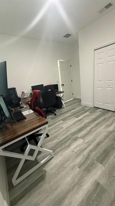 待售: $320,000 (4 贝兹, 2 浴室, 1622 平方英尺)