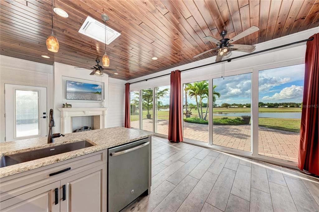 待售: $447,900 (1 贝兹, 1 浴室, 1000 平方英尺)