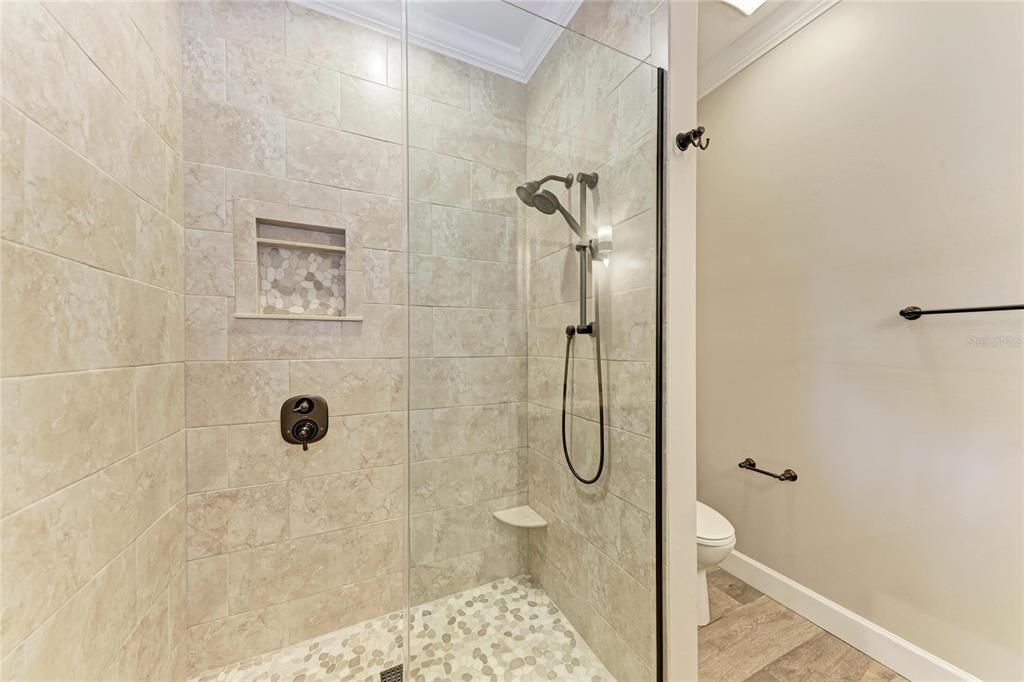 待售: $447,900 (1 贝兹, 1 浴室, 1000 平方英尺)