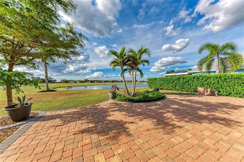 待售: $447,900 (1 贝兹, 1 浴室, 1000 平方英尺)