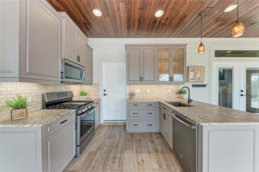 待售: $447,900 (1 贝兹, 1 浴室, 1000 平方英尺)