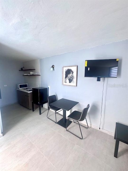 待售: $280,000 (4 贝兹, 3 浴室, 1700 平方英尺)