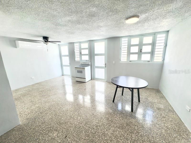 待售: $280,000 (4 贝兹, 3 浴室, 1700 平方英尺)