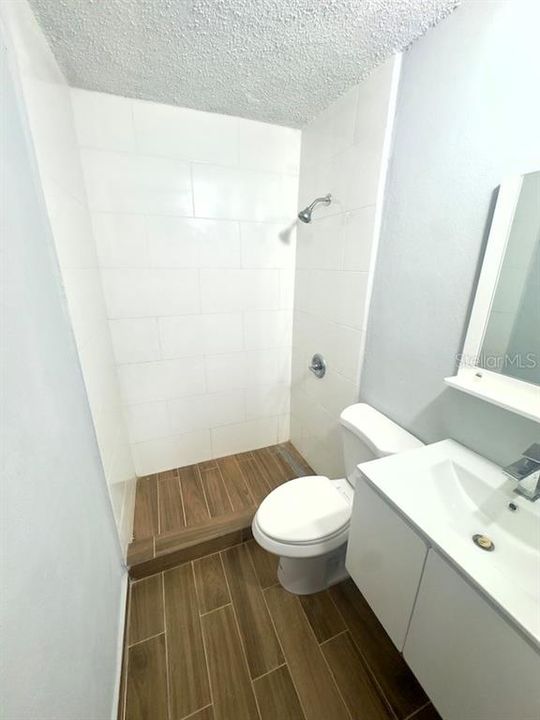 待售: $280,000 (4 贝兹, 3 浴室, 1700 平方英尺)