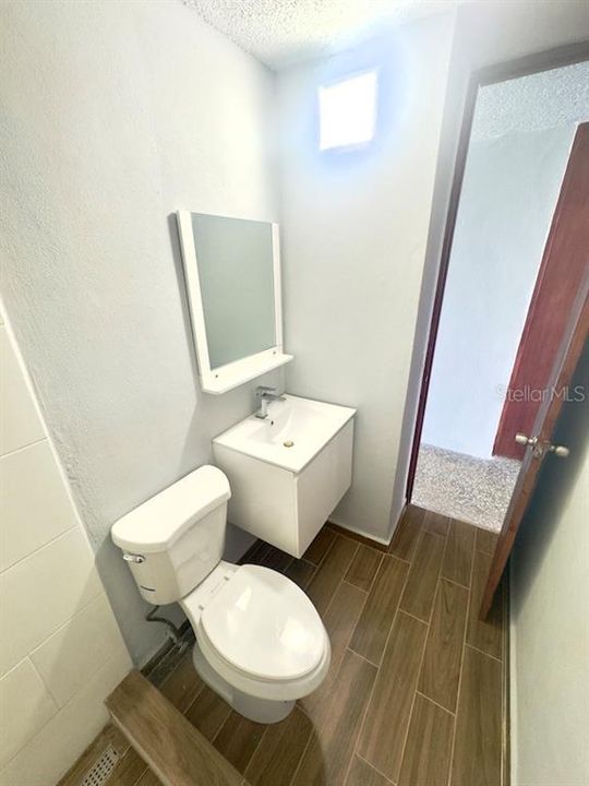 待售: $280,000 (4 贝兹, 3 浴室, 1700 平方英尺)