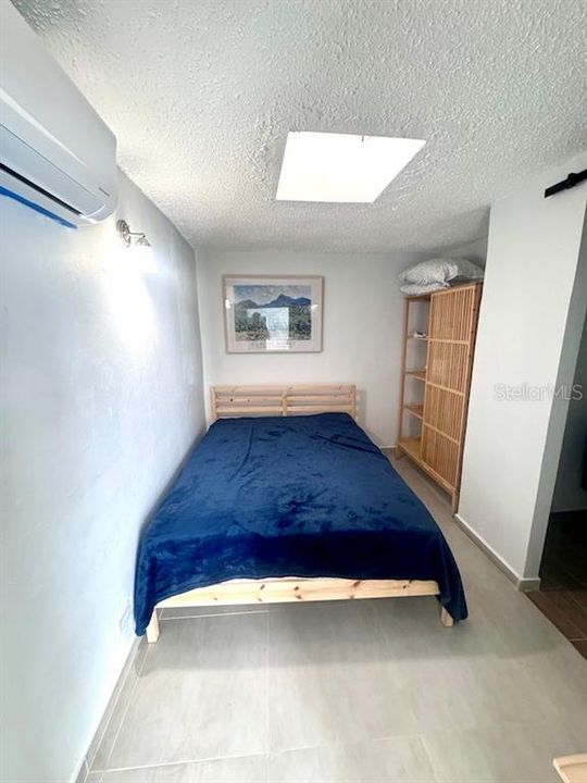 待售: $280,000 (4 贝兹, 3 浴室, 1700 平方英尺)