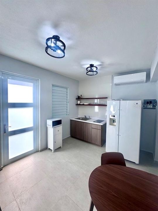 待售: $280,000 (4 贝兹, 3 浴室, 1700 平方英尺)