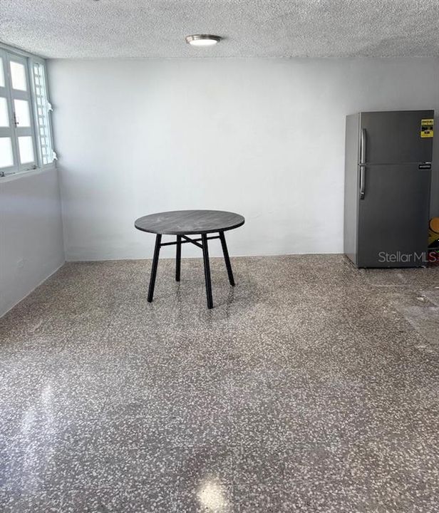 待售: $280,000 (4 贝兹, 3 浴室, 1700 平方英尺)