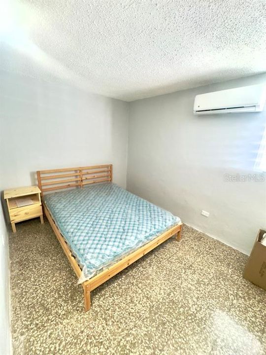 待售: $280,000 (4 贝兹, 3 浴室, 1700 平方英尺)