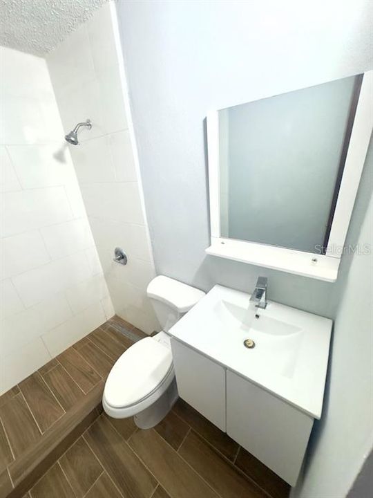 待售: $280,000 (4 贝兹, 3 浴室, 1700 平方英尺)