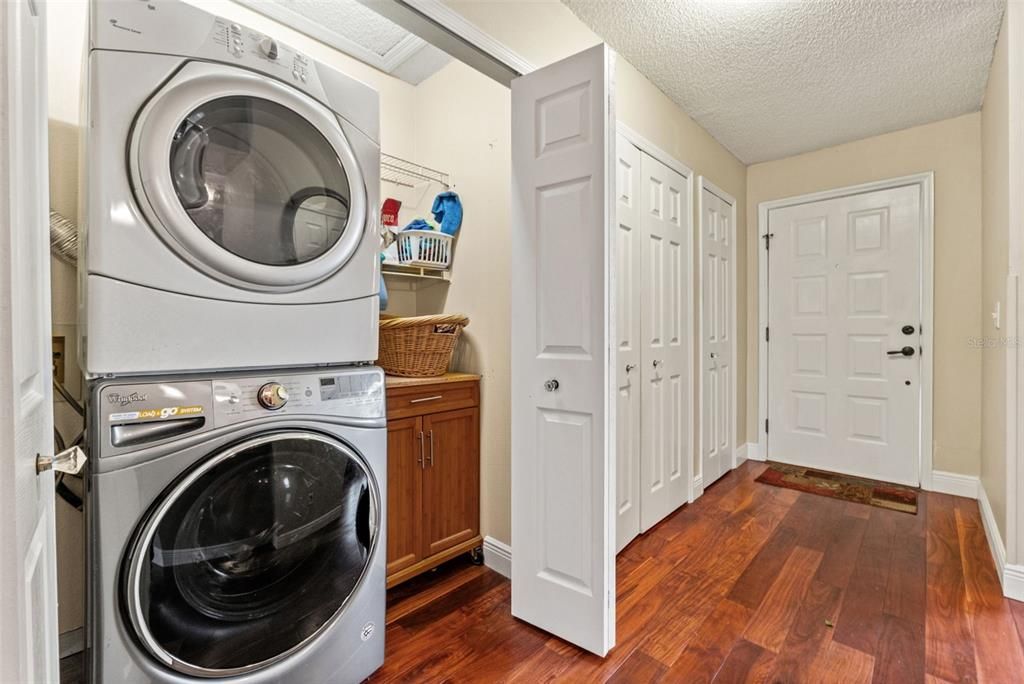 En Venta: $175,000 (2 camas, 2 baños, 1036 Pies cuadrados)