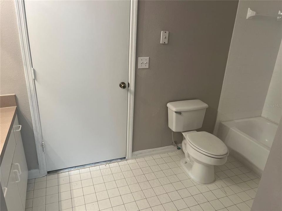 待售: $163,700 (2 贝兹, 2 浴室, 1159 平方英尺)