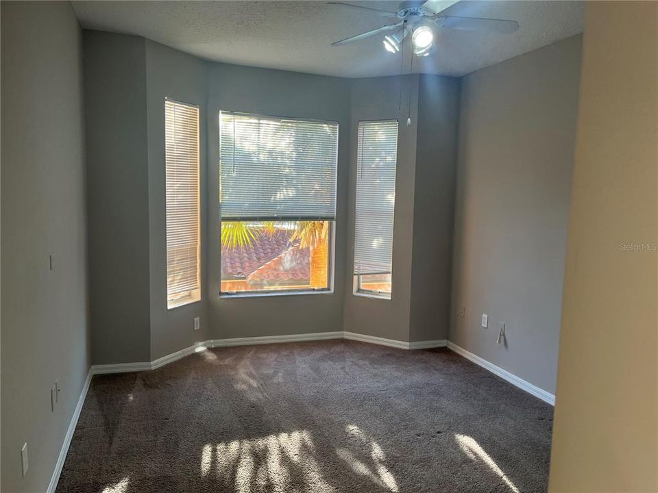 待售: $163,700 (2 贝兹, 2 浴室, 1159 平方英尺)