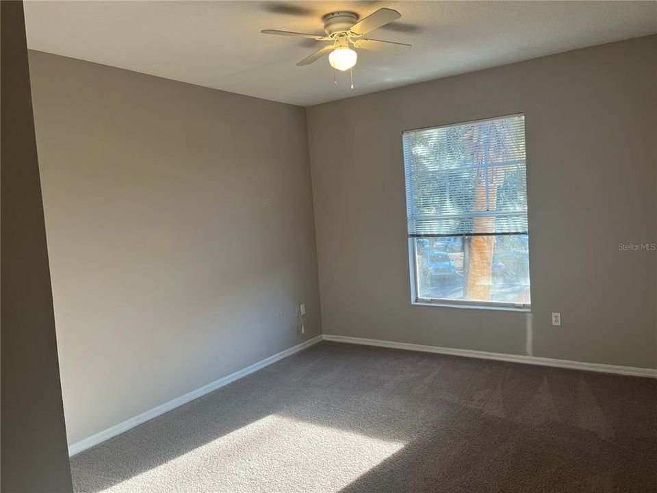 待售: $163,700 (2 贝兹, 2 浴室, 1159 平方英尺)