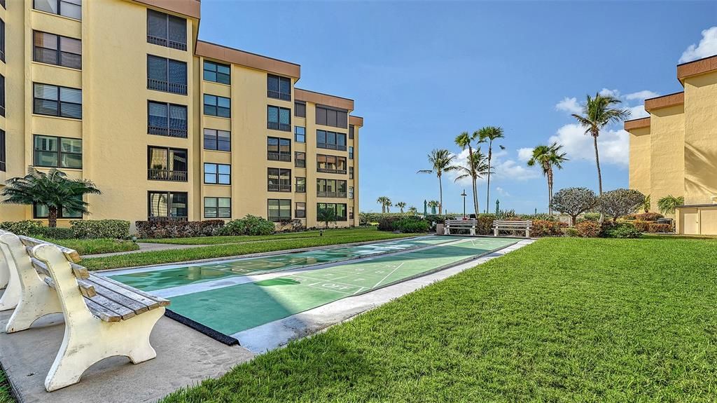 На продажу: $550,000 (2 спален, 2 ванн, 1303 Квадратных фут)