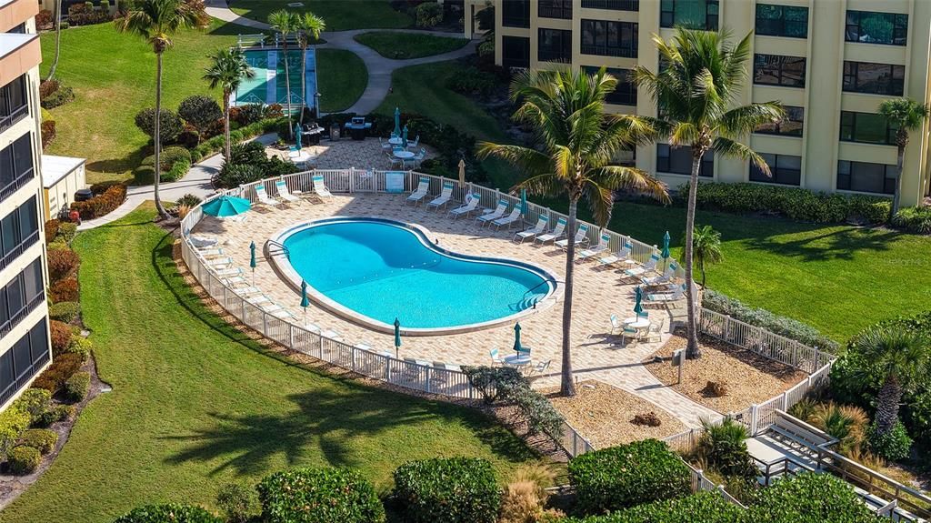 На продажу: $550,000 (2 спален, 2 ванн, 1303 Квадратных фут)