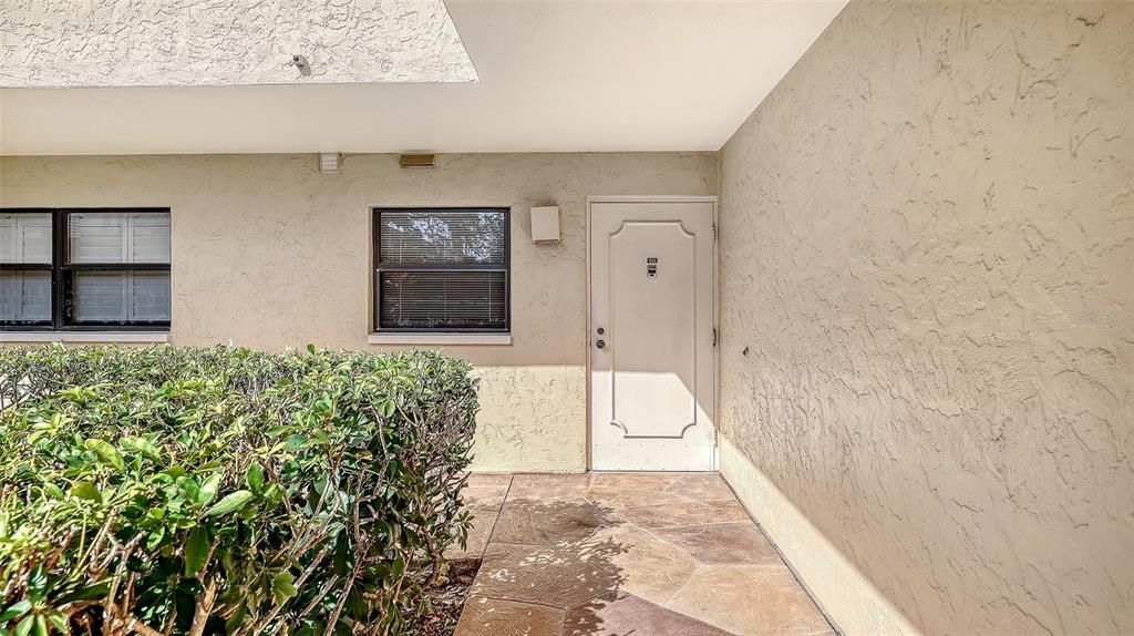 На продажу: $550,000 (2 спален, 2 ванн, 1303 Квадратных фут)