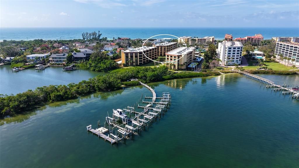 На продажу: $550,000 (2 спален, 2 ванн, 1303 Квадратных фут)