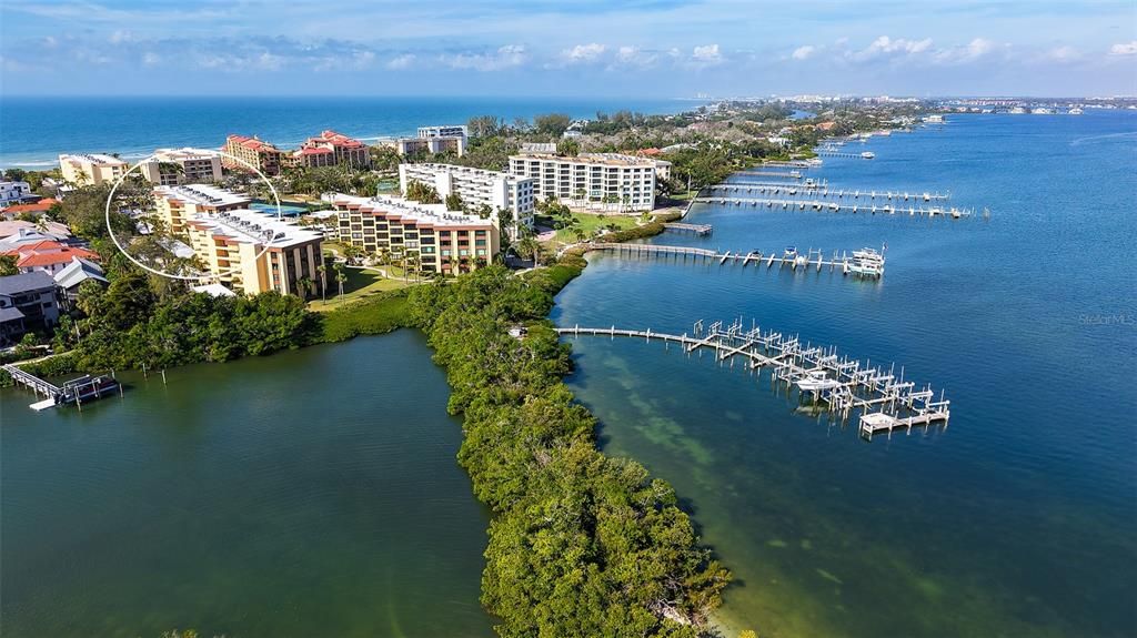 На продажу: $550,000 (2 спален, 2 ванн, 1303 Квадратных фут)