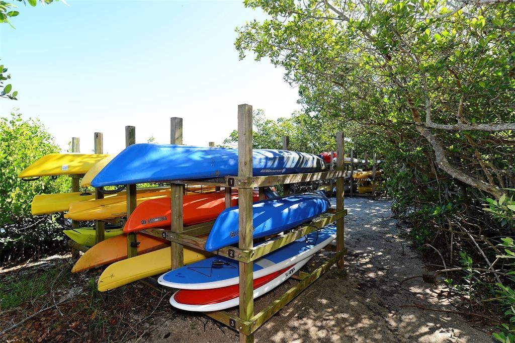 На продажу: $550,000 (2 спален, 2 ванн, 1303 Квадратных фут)