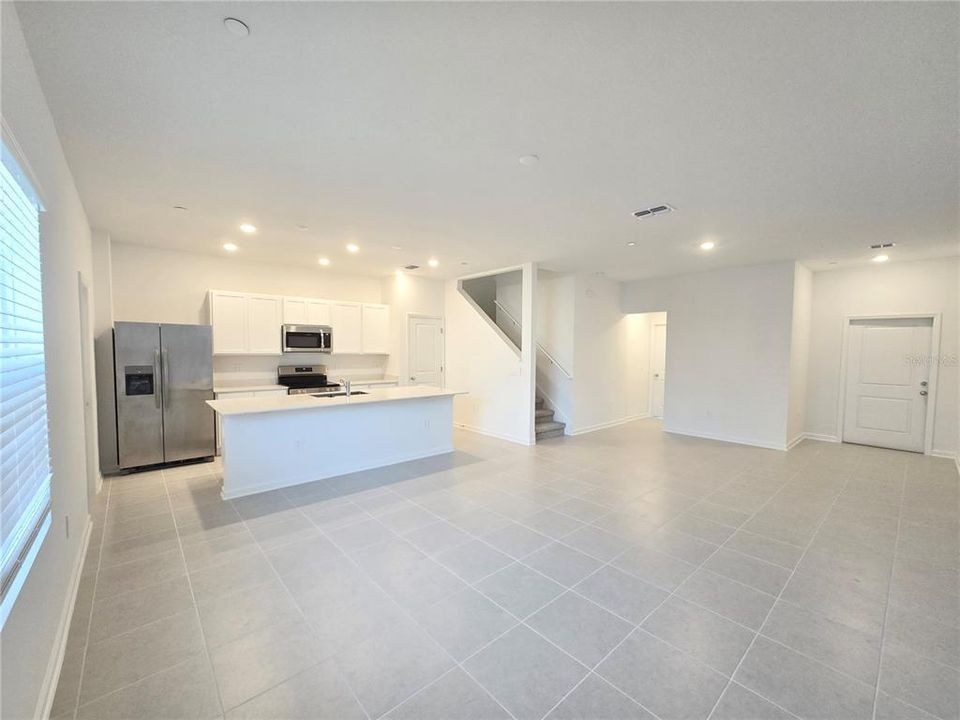 出租: $2,500 (4 贝兹, 2 浴室, 2000 平方英尺)