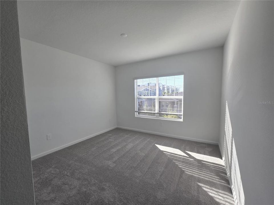 出租: $2,500 (4 贝兹, 2 浴室, 2000 平方英尺)