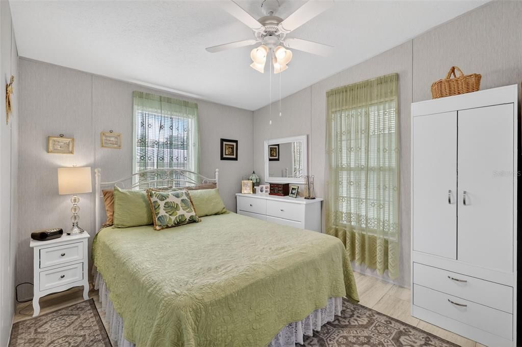 待售: $189,900 (3 贝兹, 2 浴室, 1040 平方英尺)