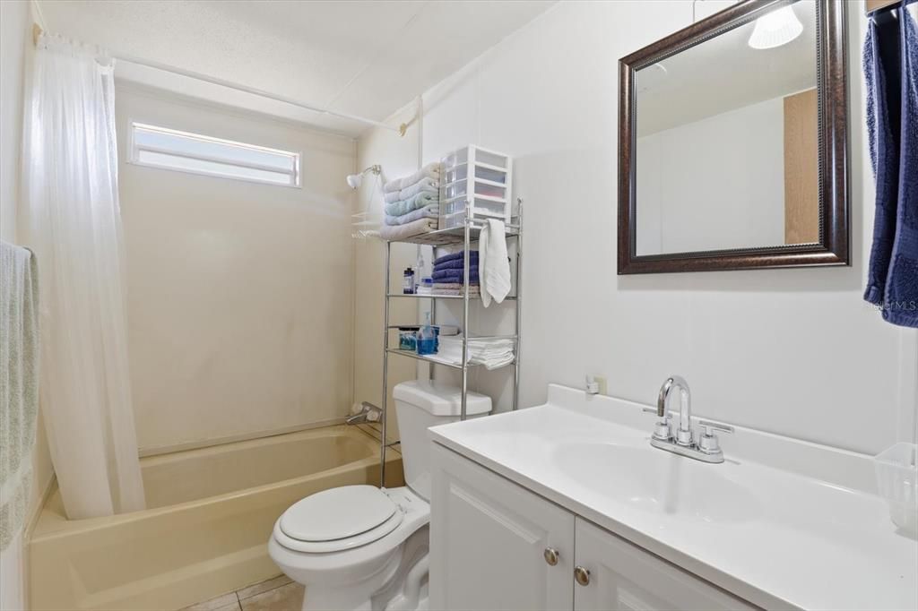 For Sale: $159,000 (3 beds, 2 baths, 960 Square Feet)