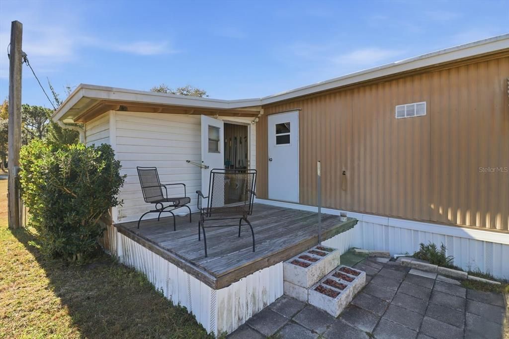 For Sale: $159,000 (3 beds, 2 baths, 960 Square Feet)