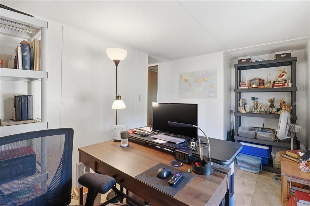 For Sale: $159,000 (3 beds, 2 baths, 960 Square Feet)