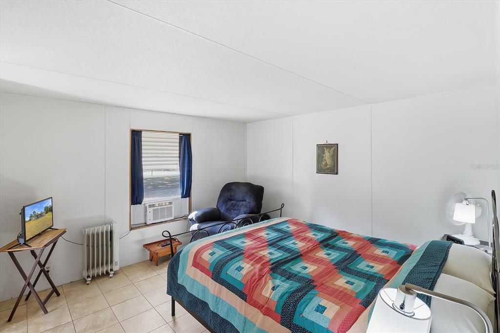 For Sale: $159,000 (3 beds, 2 baths, 960 Square Feet)