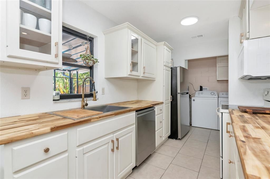 待售: $374,900 (3 贝兹, 1 浴室, 1136 平方英尺)