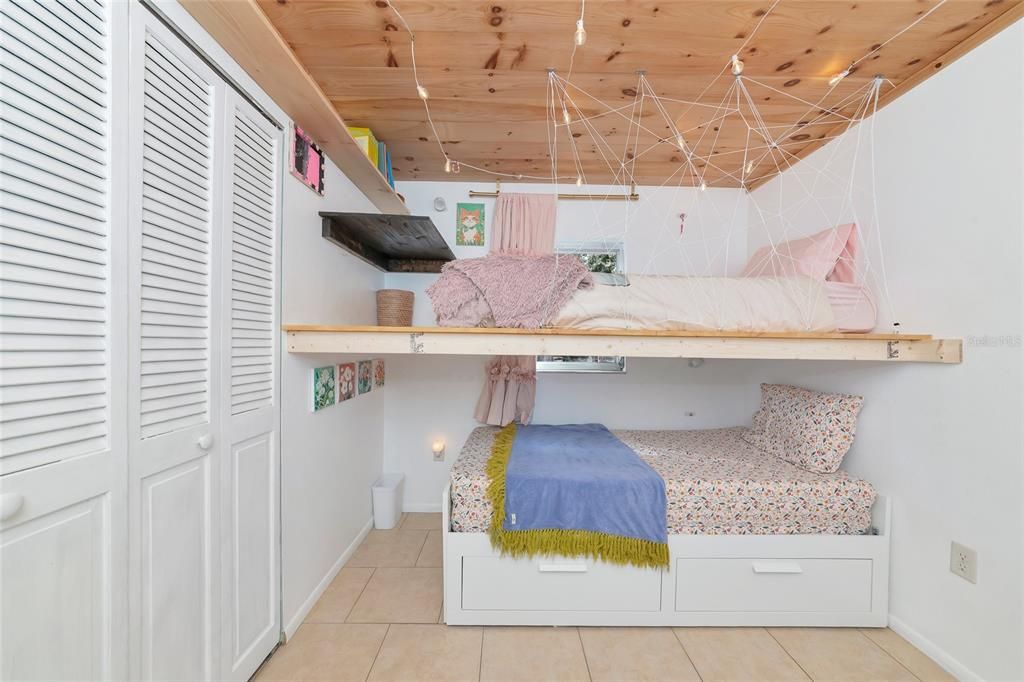 待售: $374,900 (3 贝兹, 1 浴室, 1136 平方英尺)