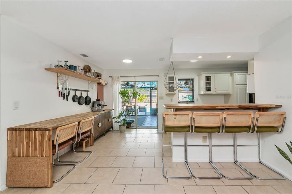 待售: $374,900 (3 贝兹, 1 浴室, 1136 平方英尺)