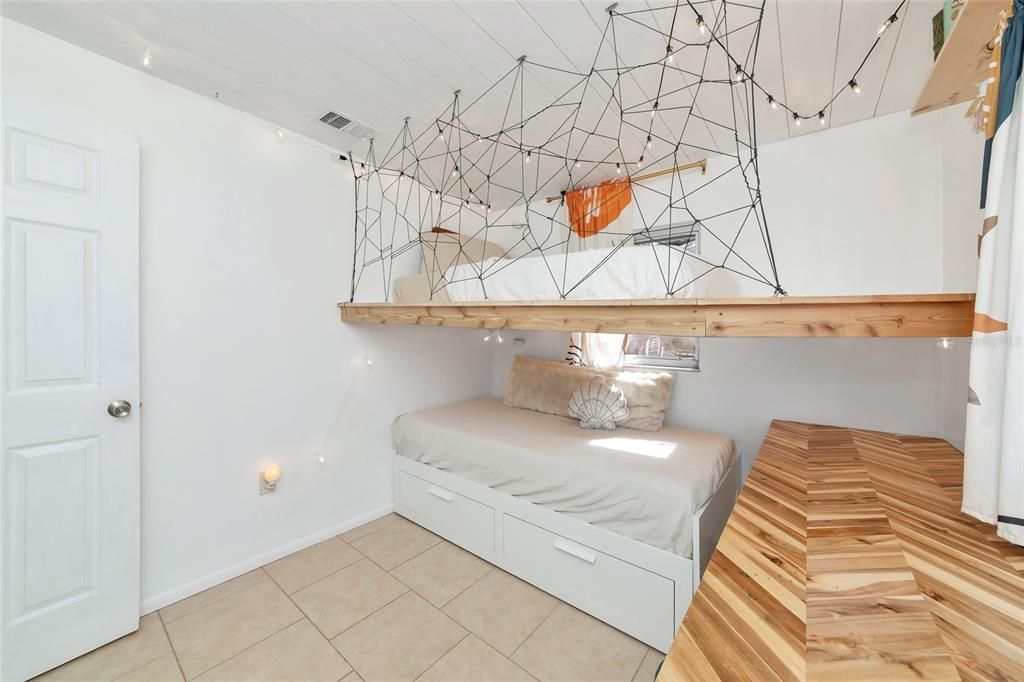 待售: $374,900 (3 贝兹, 1 浴室, 1136 平方英尺)