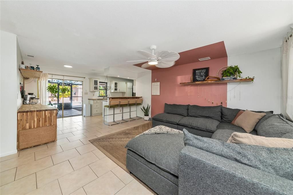 待售: $374,900 (3 贝兹, 1 浴室, 1136 平方英尺)